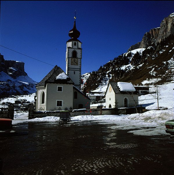 PARROCCHIALE DI S.VIGILIO CON CAPPELLA CIMITERIALE E CIMITERO