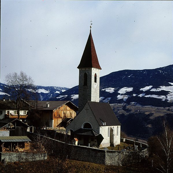 PARROCCHIALE DI SAN VITO CON CIMITERO A TILES