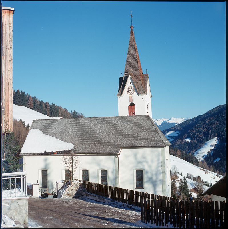 PARROCCHIALE DEI SANTI PIETRO E PAOLO CON CIMITERO