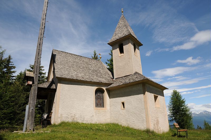 CAPPELLA DELLA MADONNA DEL SOCCORSO A COLDIFRAINA CON VESTIBOLO