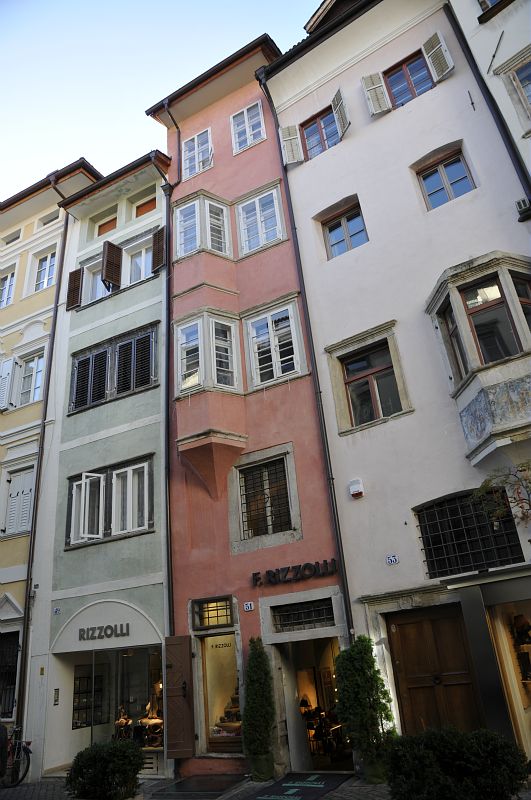 PORTICI 58 - VIA STREITER 51