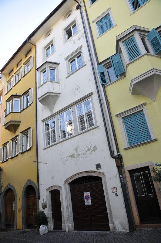 PORTICI 46 - VIA STREITER 37A