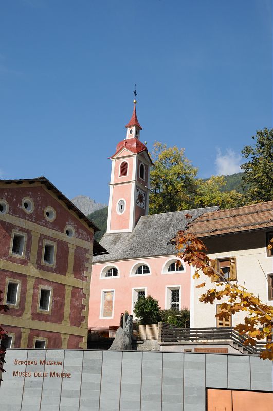 PARROCCHIALE DELLA MADONNA DI LORETO CON CIMITERO A CADIPIETRA