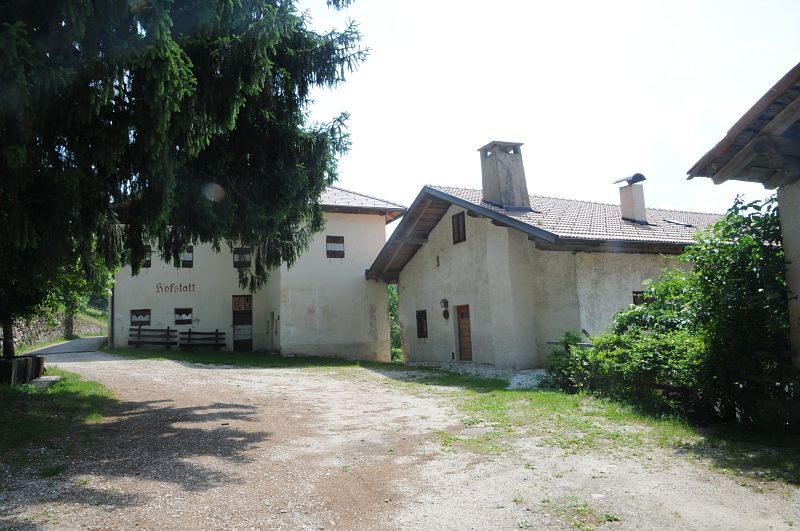 AUF DER HOFSTATT CON CAPPELLA DI SAN BARTOLOMEO