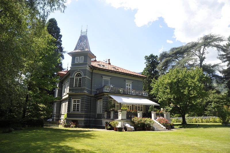 VILLA ANITA CON GIARDINO, VIA CASTEL RONCOLO 16