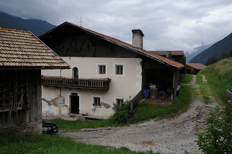 KNAPPE IN VALGENAUNA