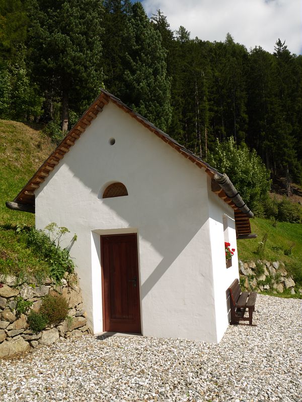 INNERPFAFFENBERG CON CASA SECONDARIA E CAPPELLA