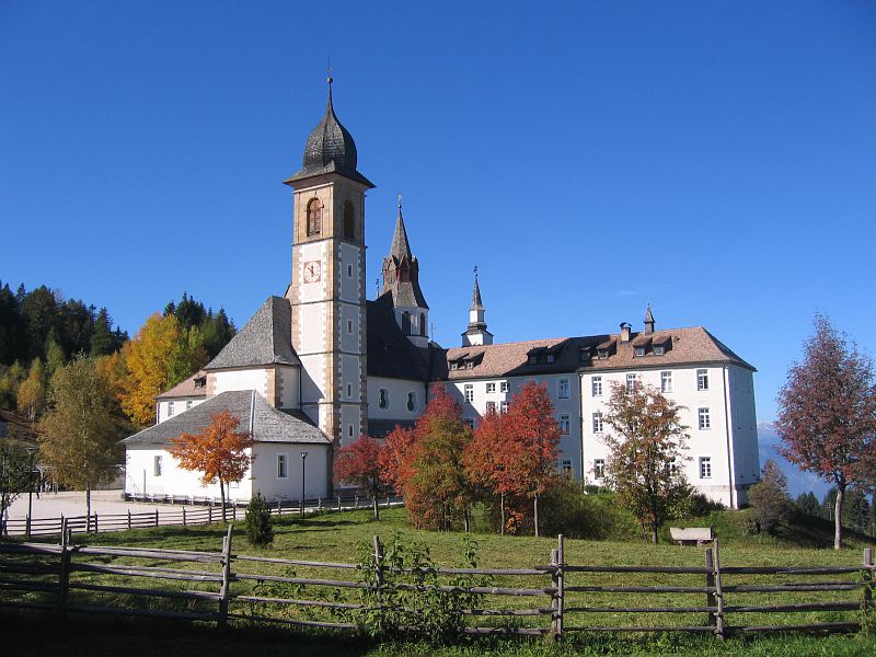 SANTUARIO CON EDIFICIO CONVENTUALE DI PIETRALBA