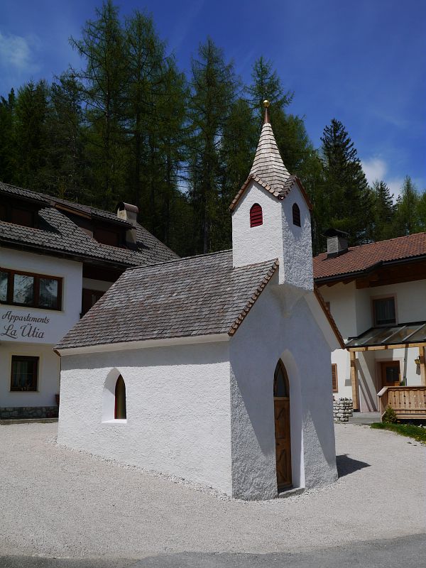 CAPPELLA DI LOURDES A LA VILLA
