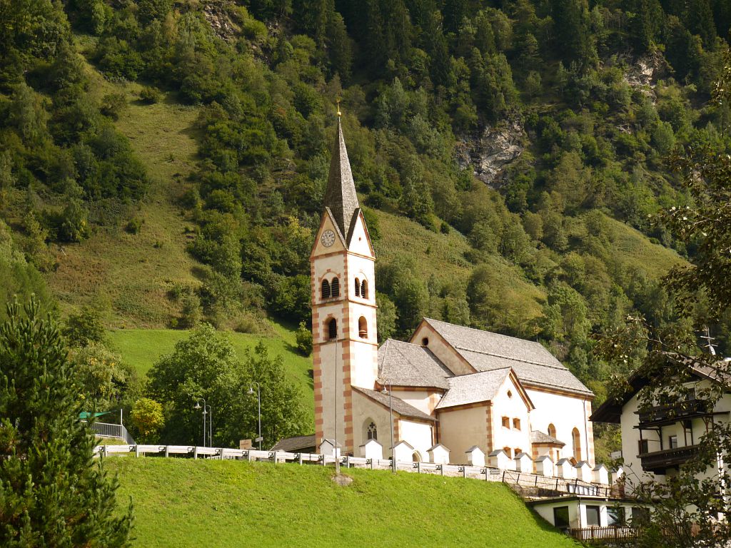 PARROCCHIALE DI SANT'ANTONIO ABATE CON CAPPELLA CIMITERIALE E CIMITERO