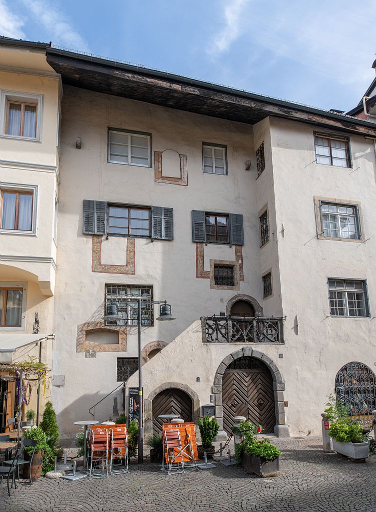 PORTICI 45 - VIA ARGENTIERI 10