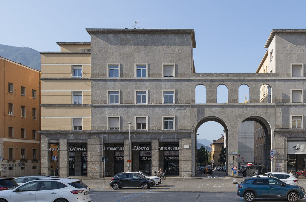 PALAZZO INPS IN VIA ORAZIO 1