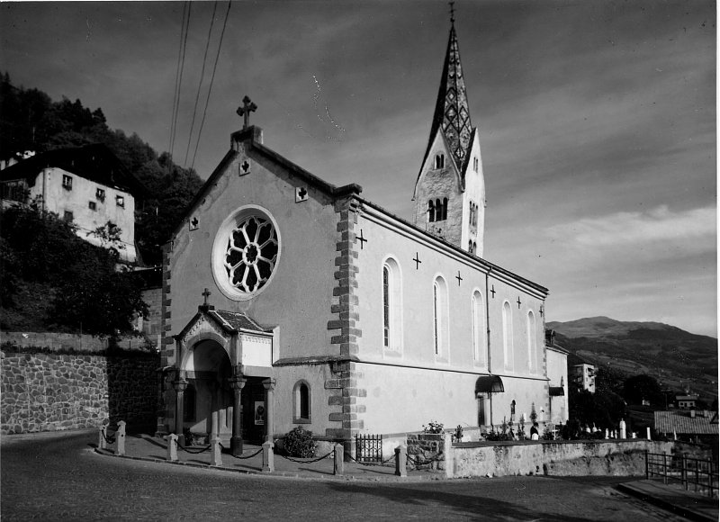 PARROCCHIALE DI SAN GIACOMO CON CIMITERO