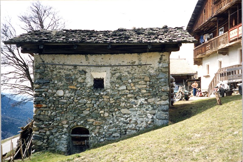 GRANAIO PRESSO IL MASO PFEIF